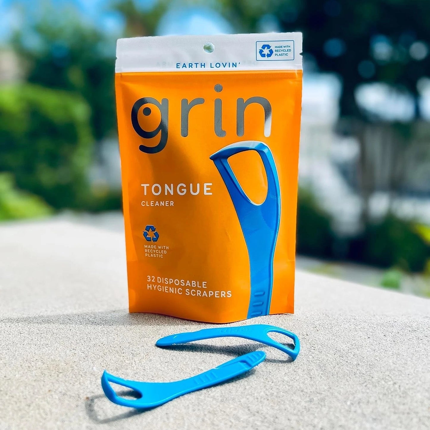 GRIN Tongue Cleaner, 32 Count, Disposable Tongue Cleaner, Hygienic Scraper, Recy